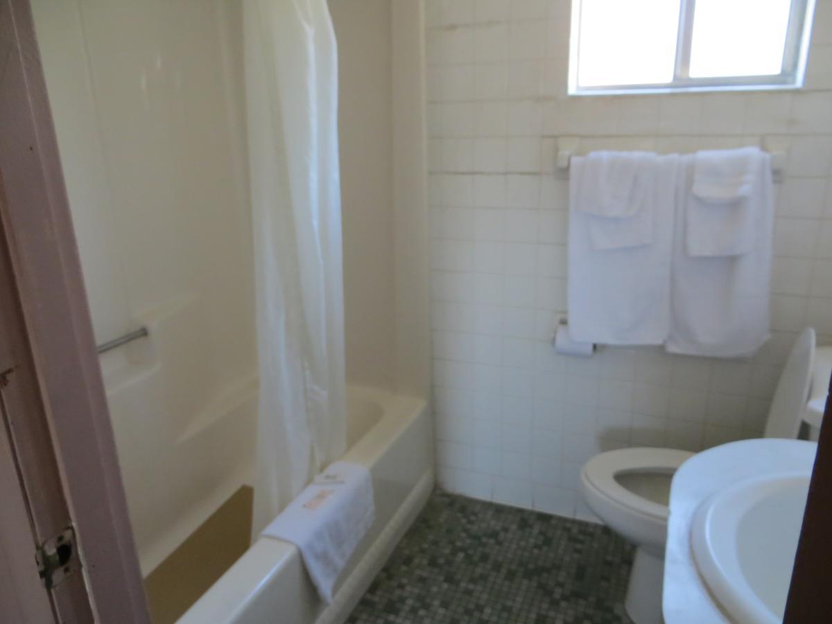 Redwood Inn Gadsden Bagian luar foto